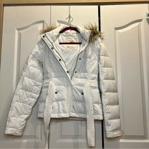 Hollister white puffer jacket size M
